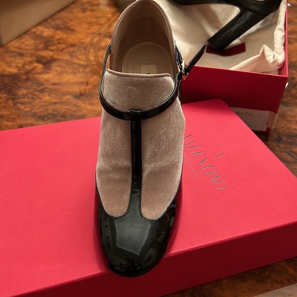 Shoes 👠 - Picture 3 of 6